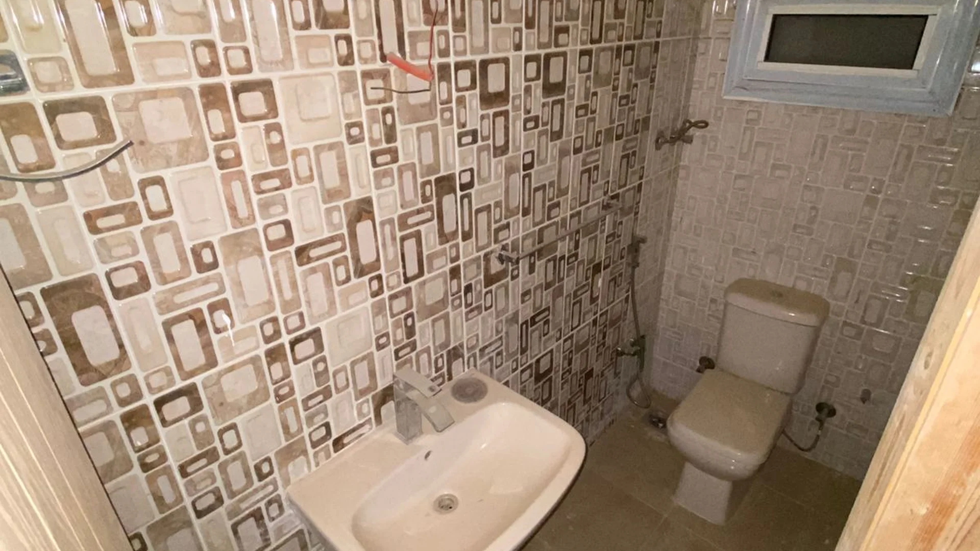 Apartment for sale, 200 sq m, fully finished, super deluxe, third floor, first gate, Hadayek Al Ahram, for 3,350,000