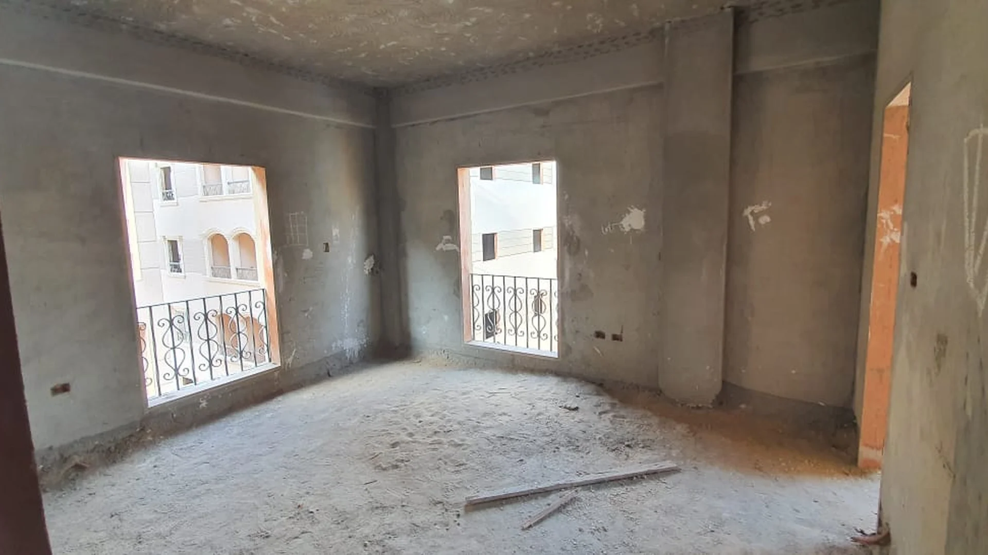 Modern Family Oasis at Al Andalus with Luxurious Amenities and Unique Designs